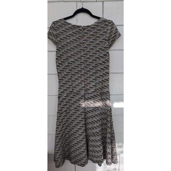 Sharagano Women’s Size 10 Abstract Textured Geo Print Cap Sleeve Stretch Dress - Picture 2 of 6